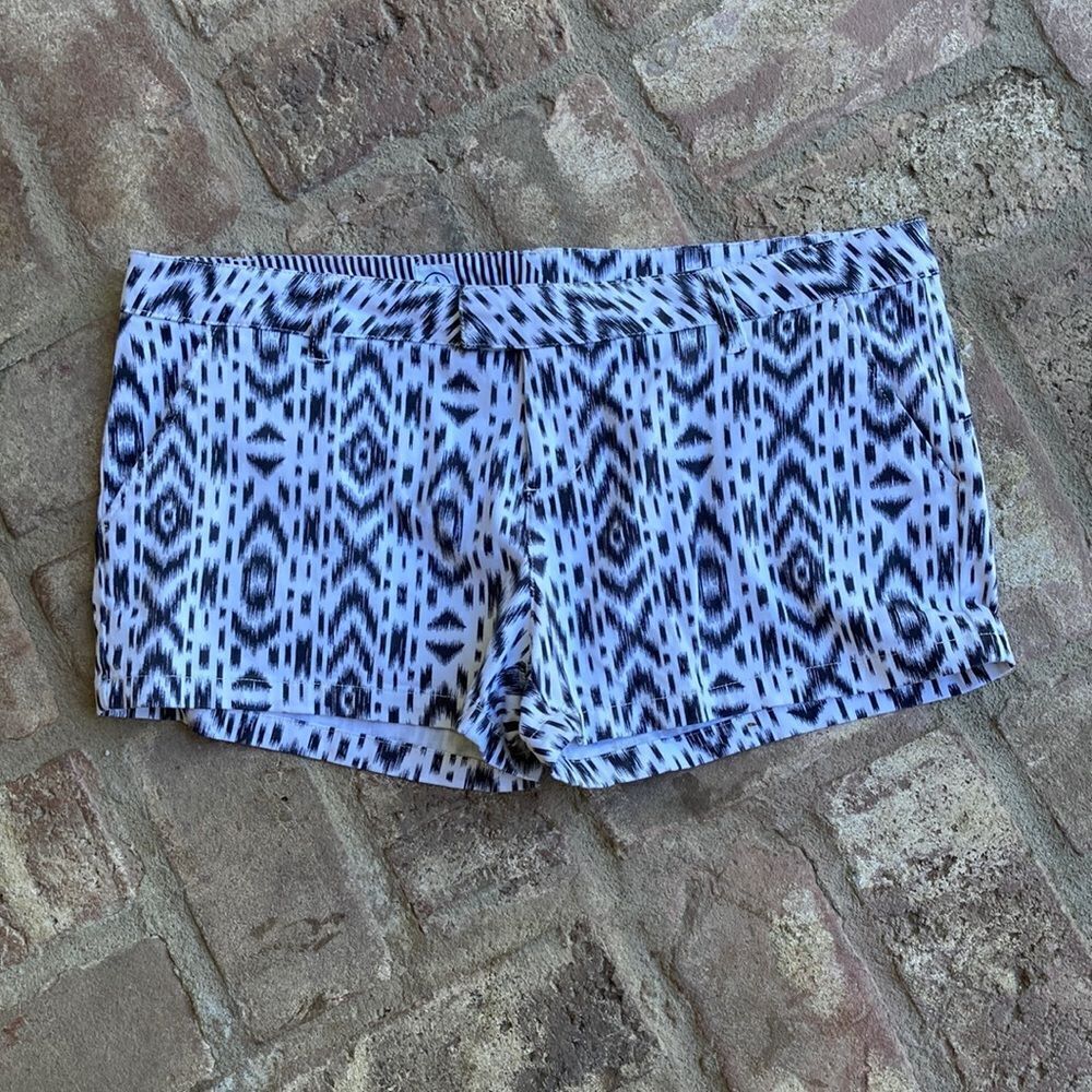 Volcom Black/White Geometric Chino Board Shorts Juniors Size 13